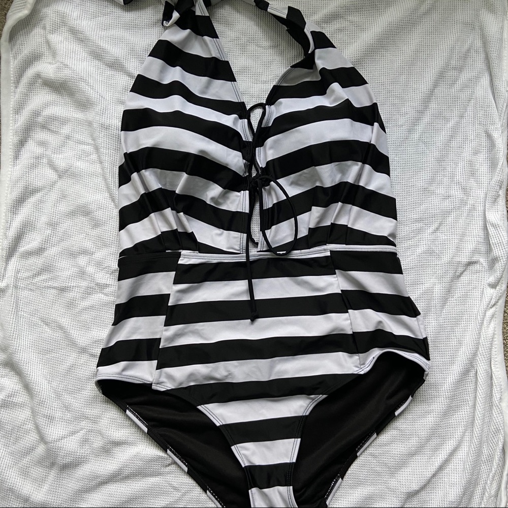 One piece swimsuit